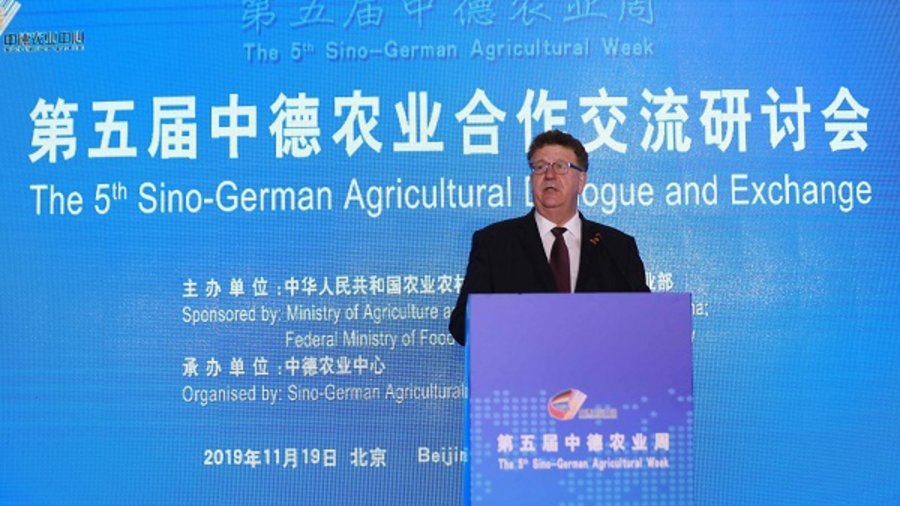 Der Parlamentarische Staatssekretär des BMEL, Hans-Joachim Fuchtel, nahm an der diesjährigen Deutsch-Chinesischen Agrarwoche in Peking teil.