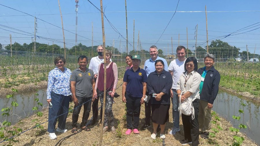 Besuch der Pilot-Clusterfarm in der Provinz Ayutthaya
